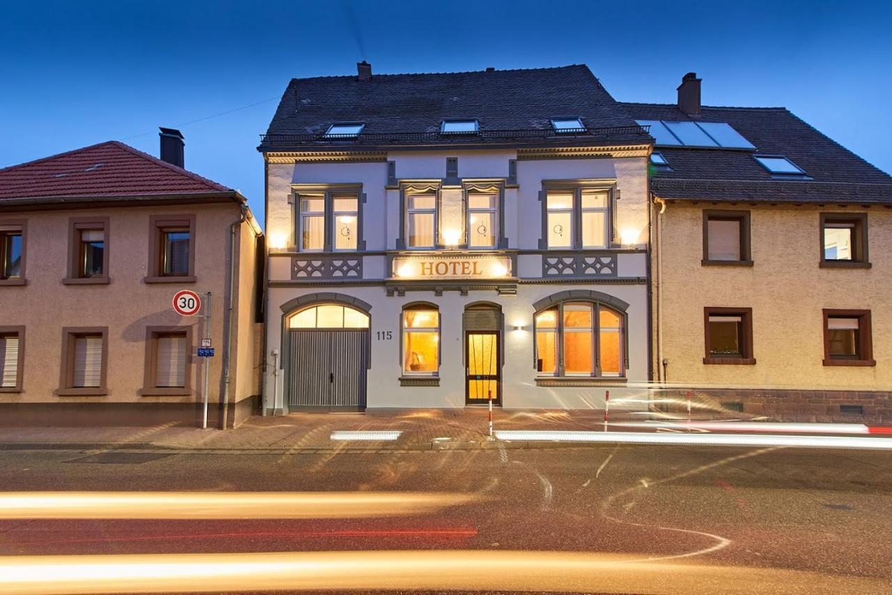 Hotel Phoenix Berghausen  Екстериор снимка