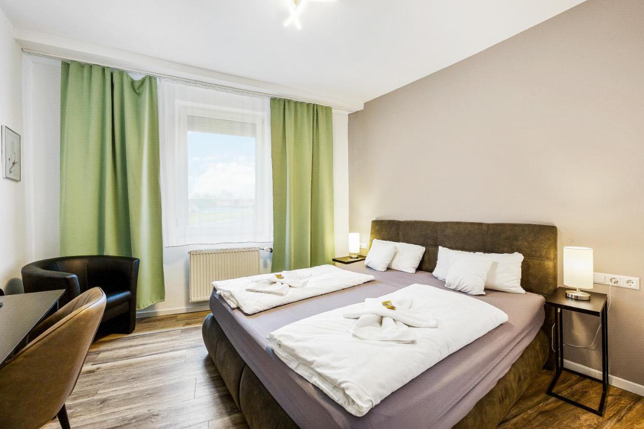 Hotel Phoenix Berghausen  Екстериор снимка