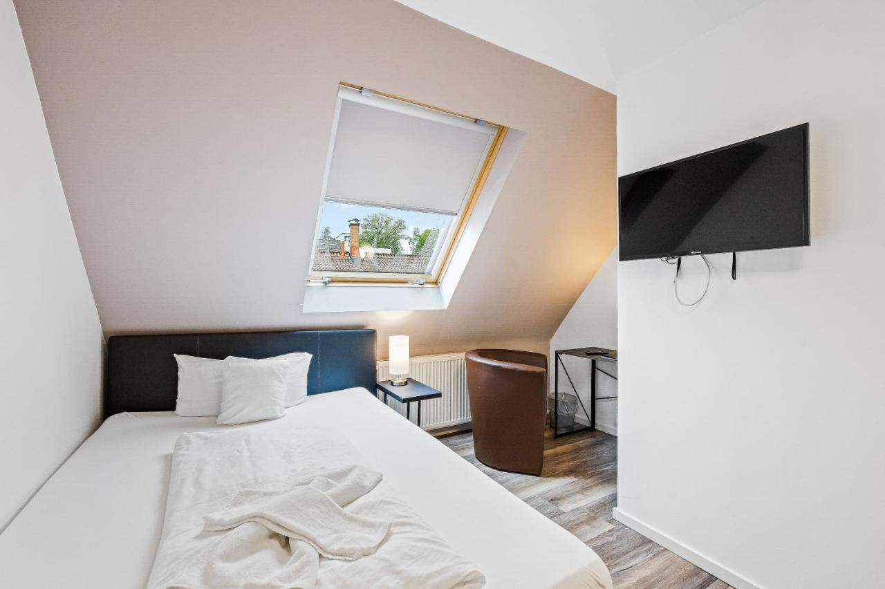 Hotel Phoenix Berghausen  Екстериор снимка