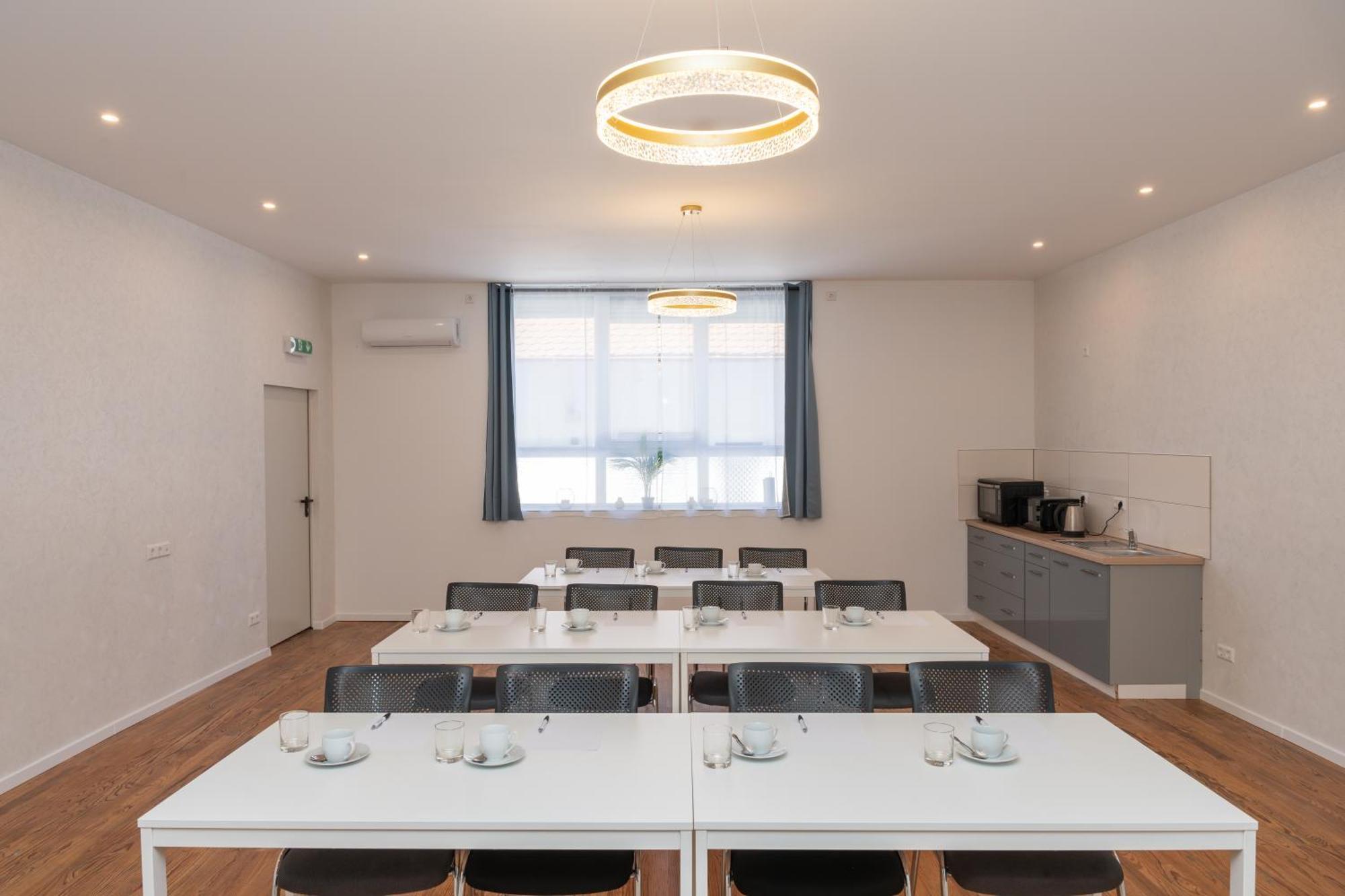 Hotel Phoenix Berghausen  Екстериор снимка